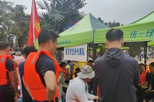 记者：李铁案的庭审已经于今晚8:30左右在咸宁市中级人民法院结束